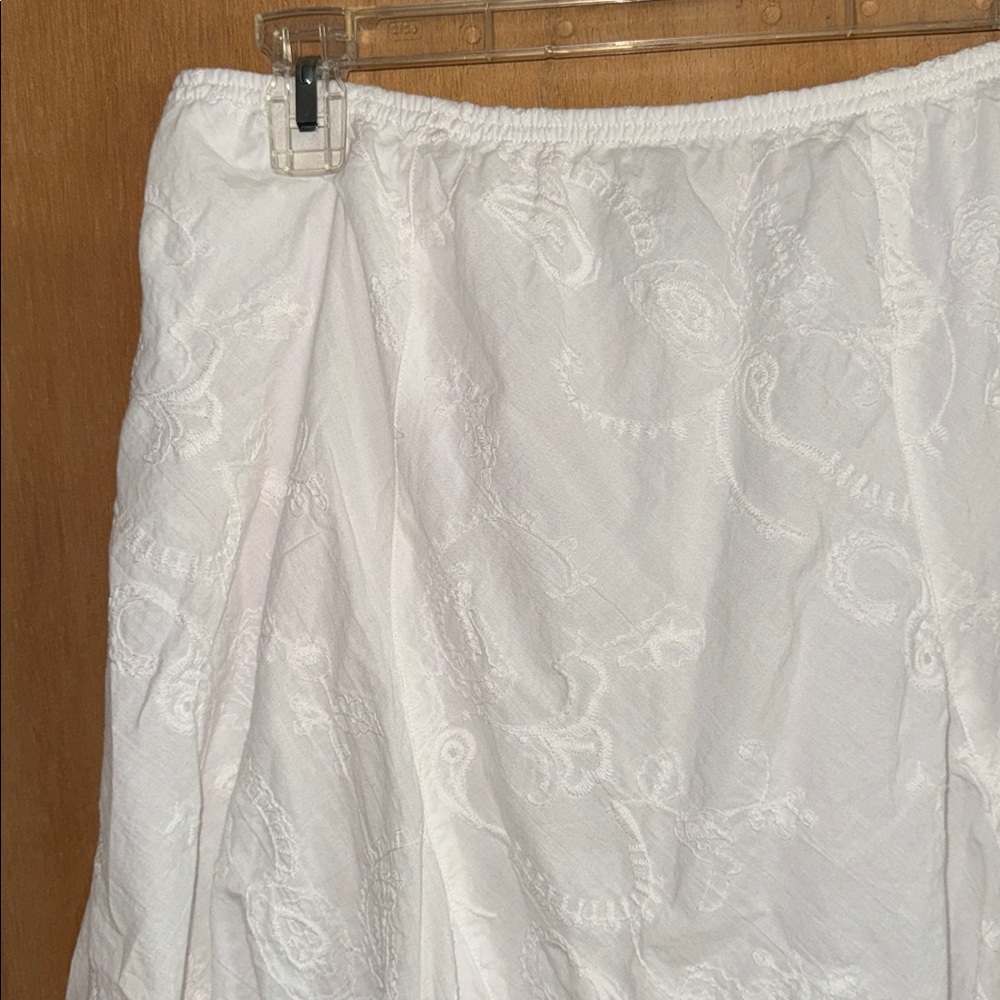 NWOT JKLA California Elegant White Embroidered Skirt with Lining Size Large - Picture 2 of 5